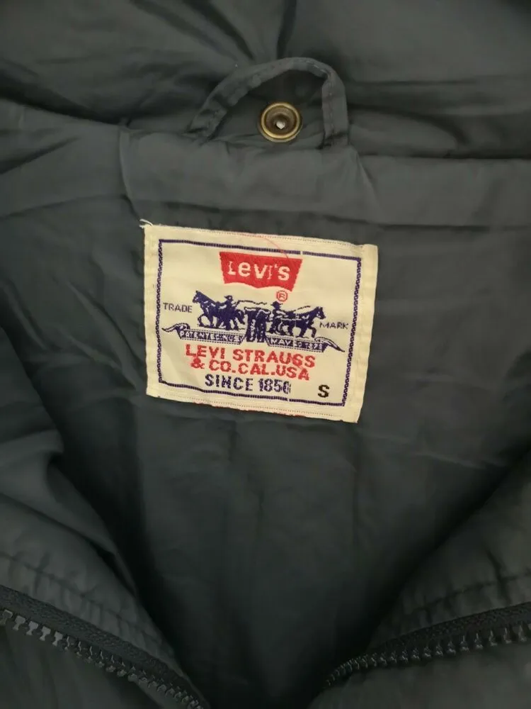 90's Levi's Puffer Jacket - Size Medium