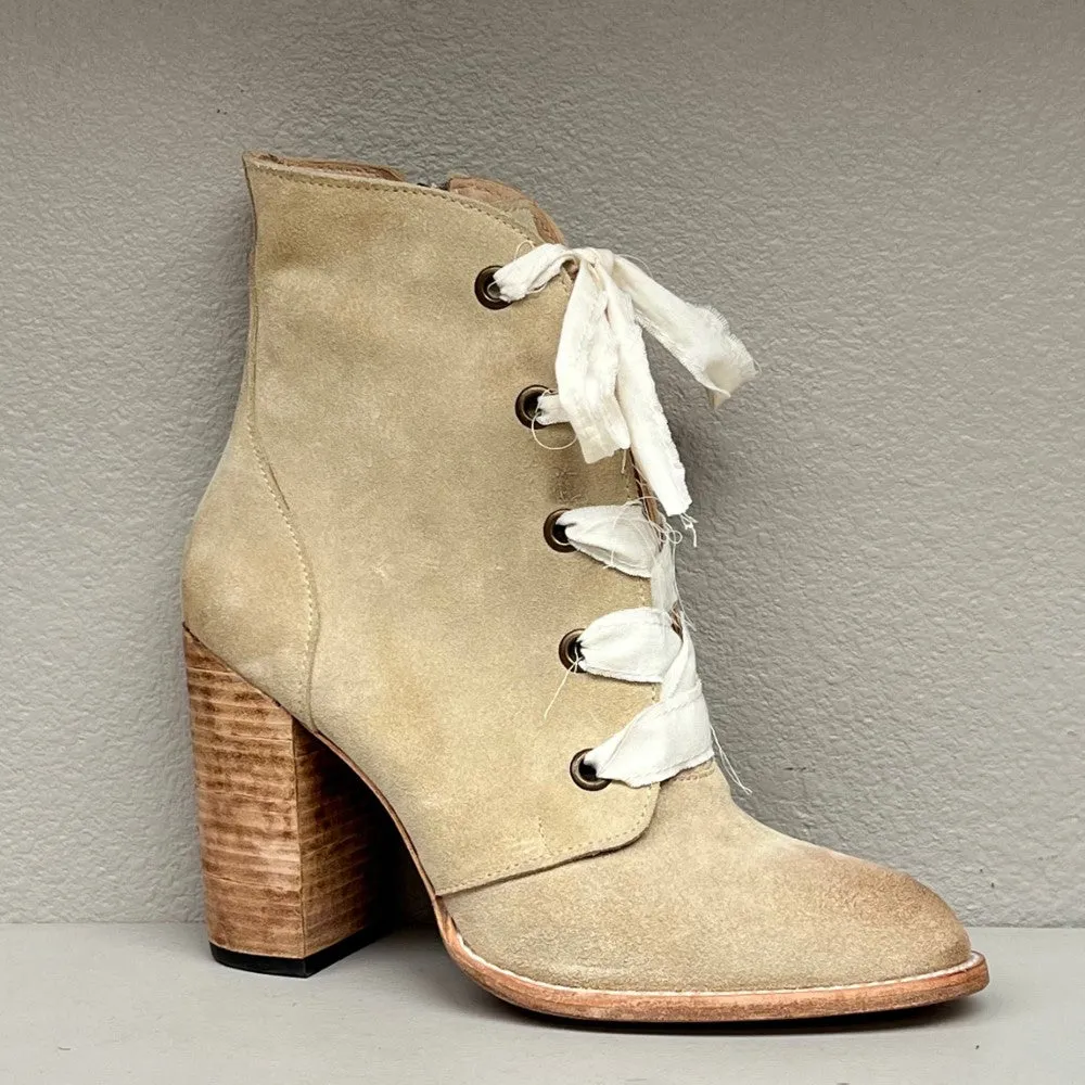 Combat Boot w/ heel/ side zip/ Tan suede w/ oil accents/ Frilly laces