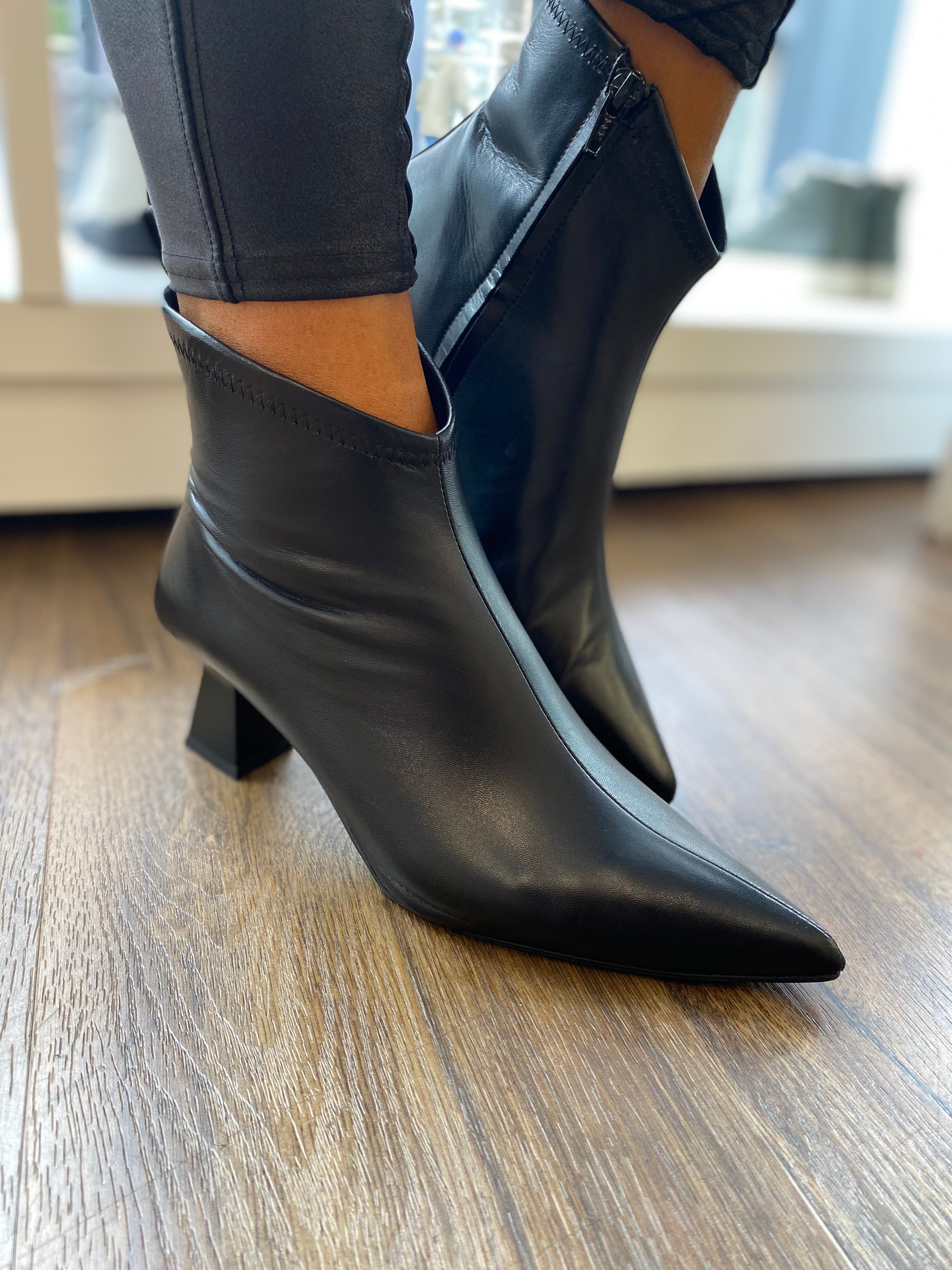 DIBIA CLASSIC LEATHER ANKLE BOOT 9250