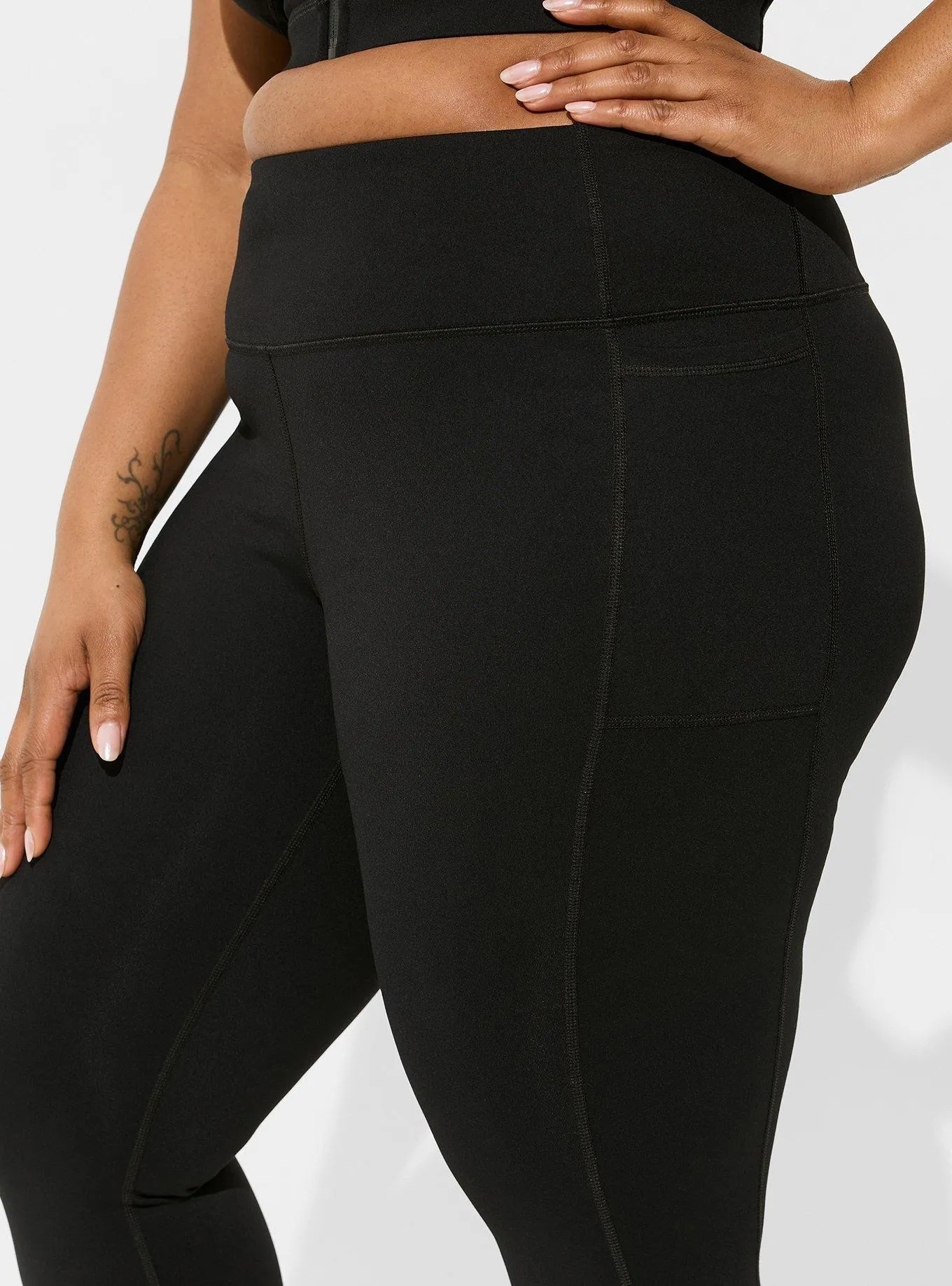 Performance Core Crop Active Legging With Side Pockets