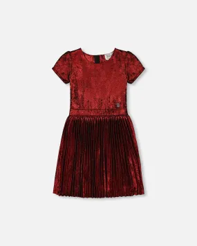 Short Sleeve Dress With Pleated Skirt Metallic Red