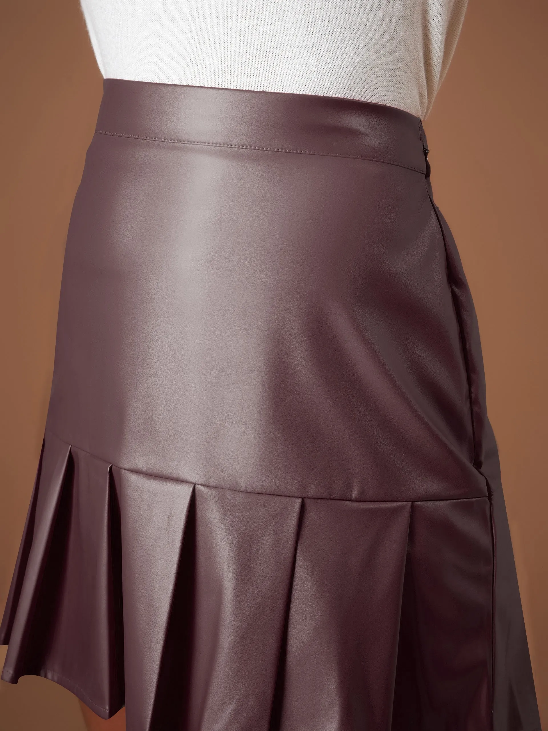 Women Maroon PU Pleated Mini Skirt